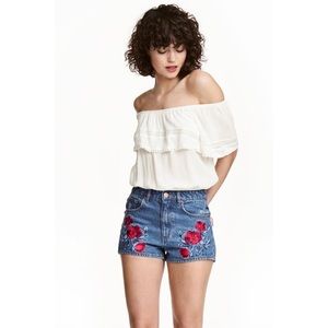Embroidered boho denim shorts H&M size 8